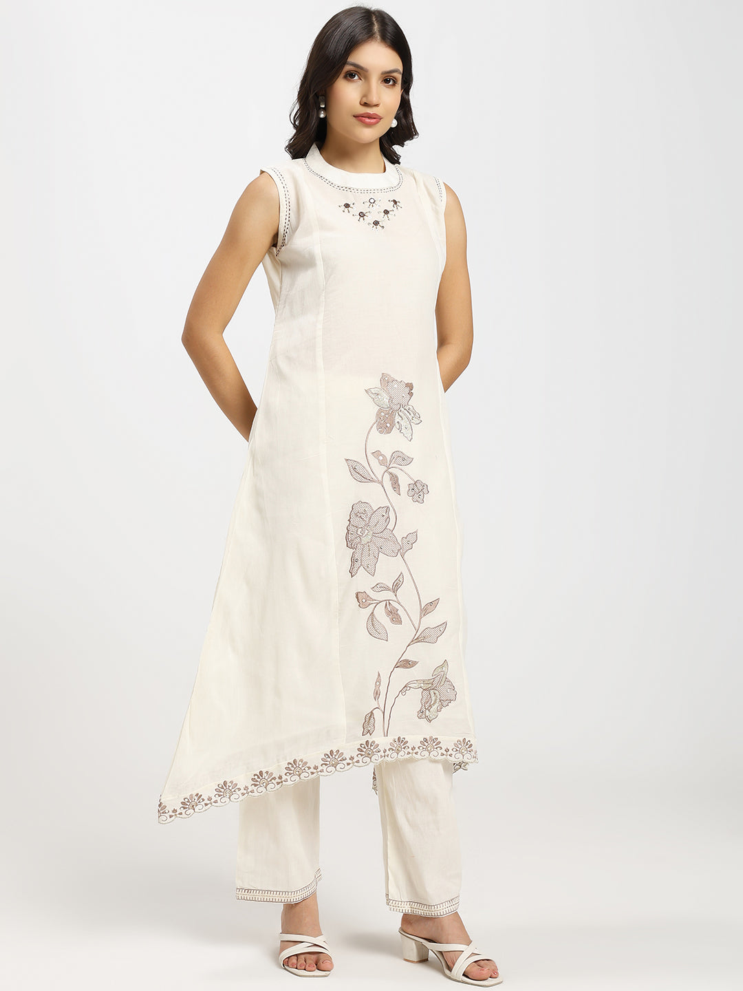 3-Piece Sleeveless Kurta Set with Intricate Golden Thread Embroidery