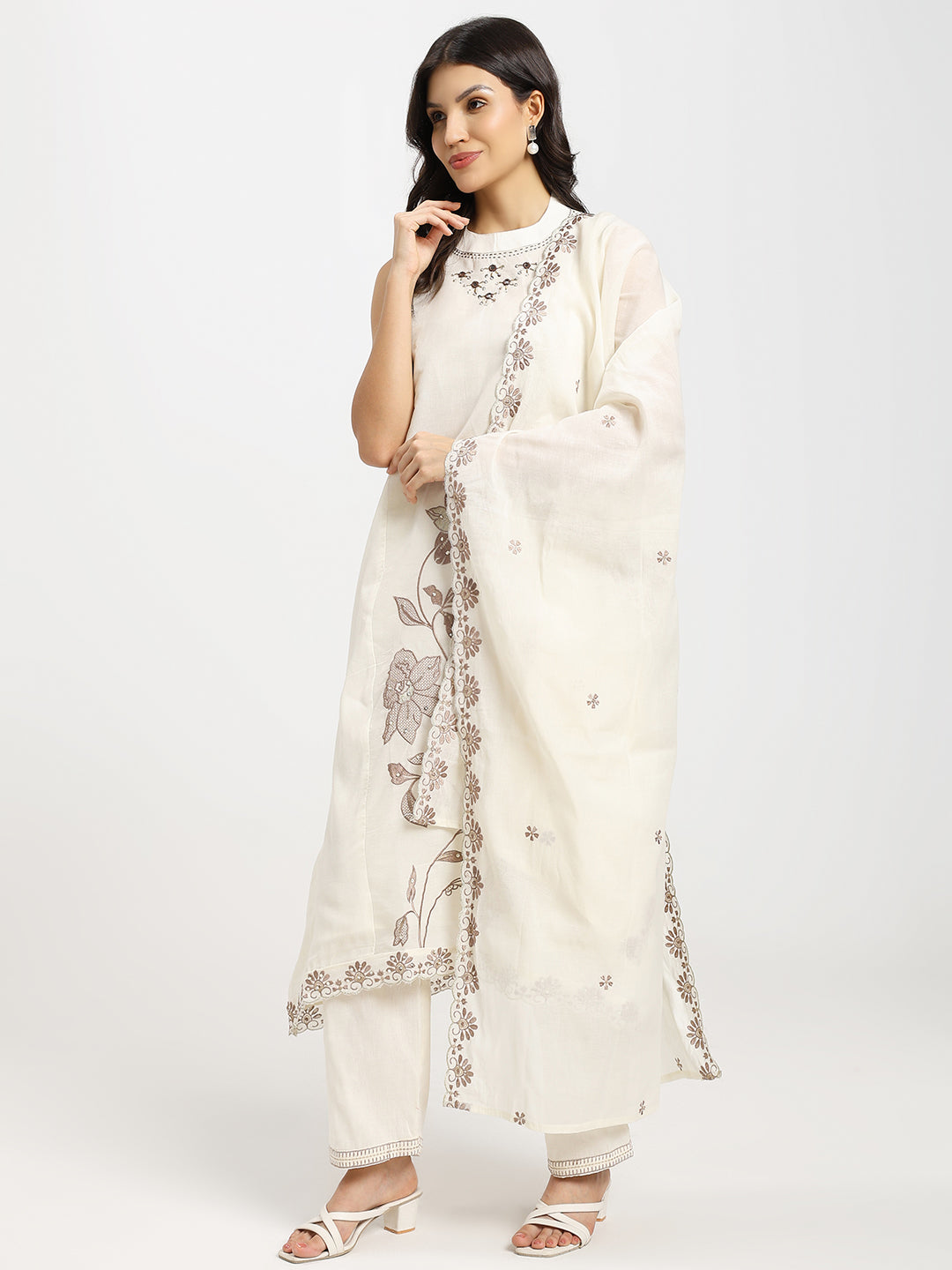 3-Piece Sleeveless Kurta Set with Intricate Golden Thread Embroidery
