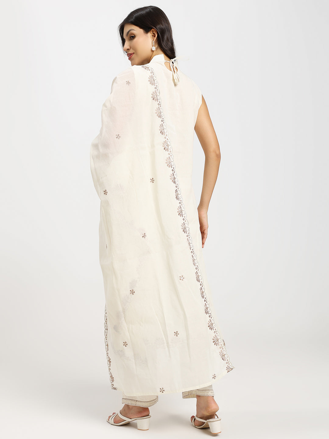 3-Piece Sleeveless Kurta Set with Intricate Golden Thread Embroidery
